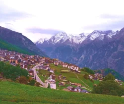 Grächen im Wallis mit Bergpanorama